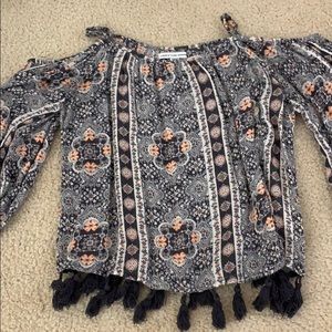 American Eagle off the shoulder floral tassel top